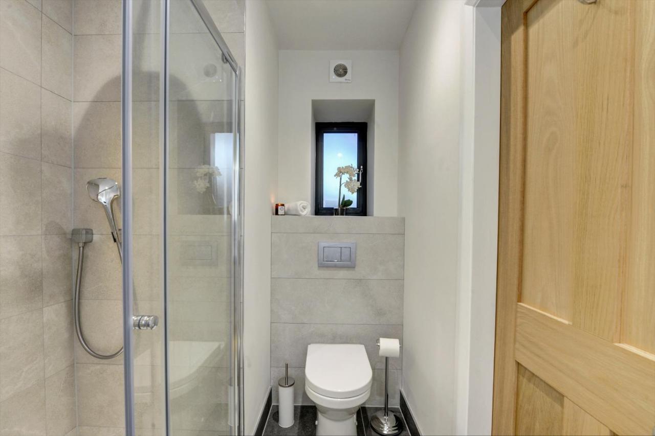 The Penthouse - Allocated Parking With City Views Kaštela Exterior foto